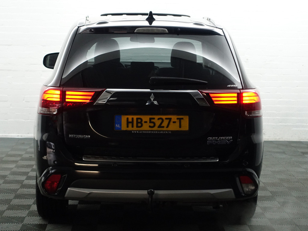 
								Mitsubishi Outlander 2.0 PHEV Instyle+ Aut- Schuifdak, Design Leder Interieur, 360 Camera, Stuur/Stoelverwarming, Ada Cruise vol									