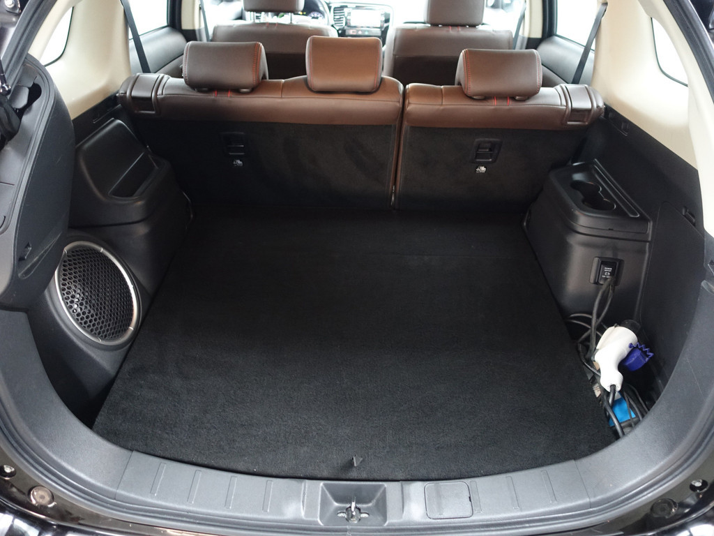 
								Mitsubishi Outlander 2.0 PHEV Instyle+ Aut- Schuifdak, Design Leder Interieur, 360 Camera, Stuur/Stoelverwarming, Ada Cruise vol									