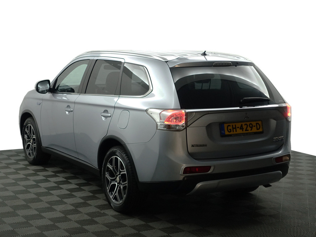 
								Mitsubishi Outlander 2.0 PHEV 4WD Executive Edition X-Line Aut- Camera, Trekhaak, Leder Interieur, Navi, Clima, Cruise vol									