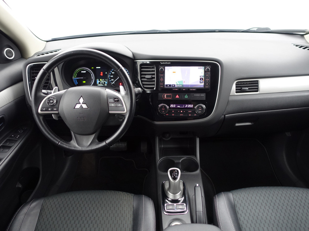 
								Mitsubishi Outlander 2.0 PHEV 4WD Executive Edition X-Line Aut- Camera, Trekhaak, Leder Interieur, Navi, Clima, Cruise vol									