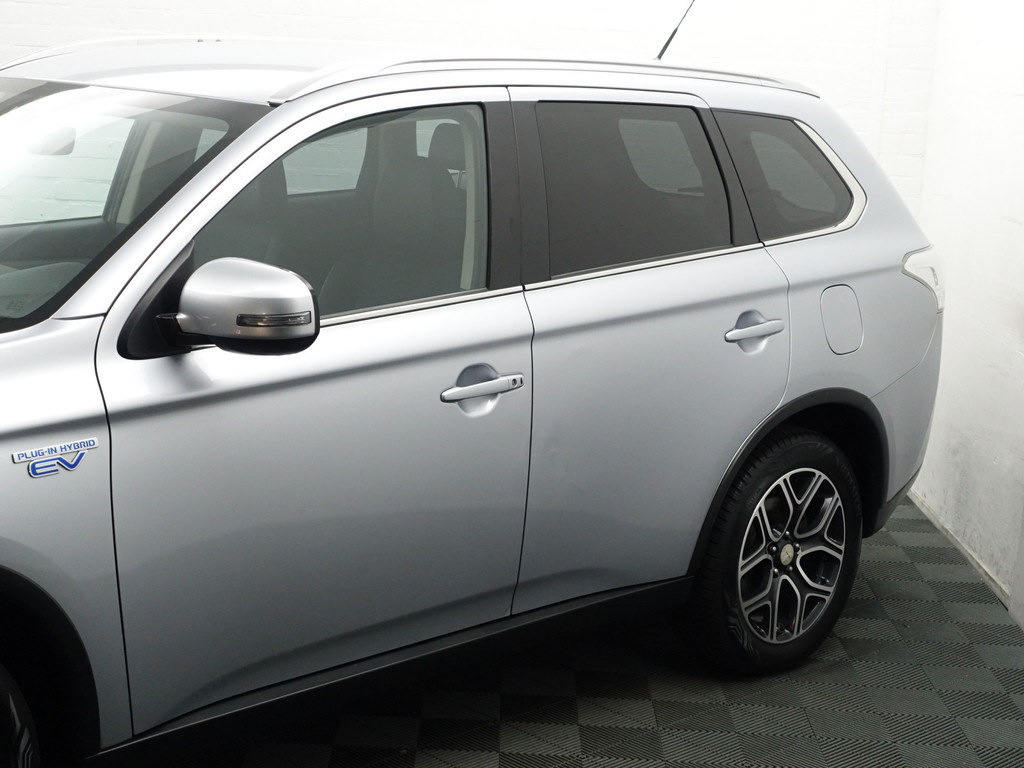 
								Mitsubishi Outlander 2.0 PHEV 4WD Executive Edition X-Line Aut- Camera, Trekhaak, Leder Interieur, Navi, Clima, Cruise vol									