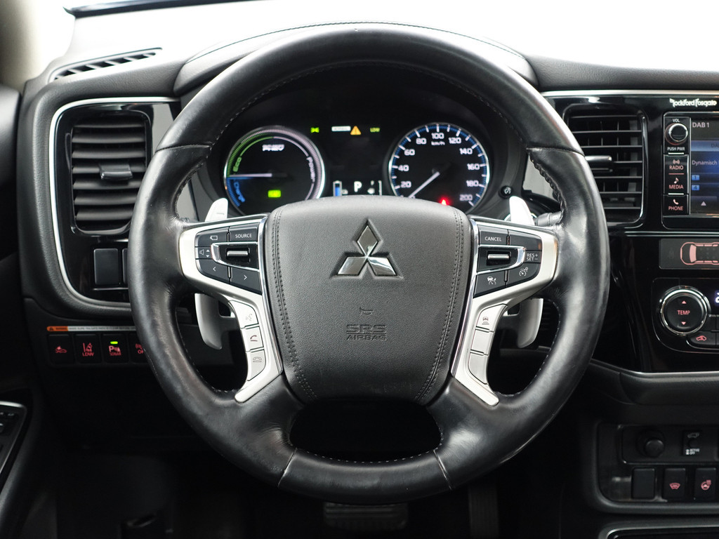 
Mitsubishi Outlander 2.0 PHEV instyle+ Aut- Schuifdak, 360 Camera, Xenon Led, Stuur/Stoelverwarming, Ada Cruise vol									