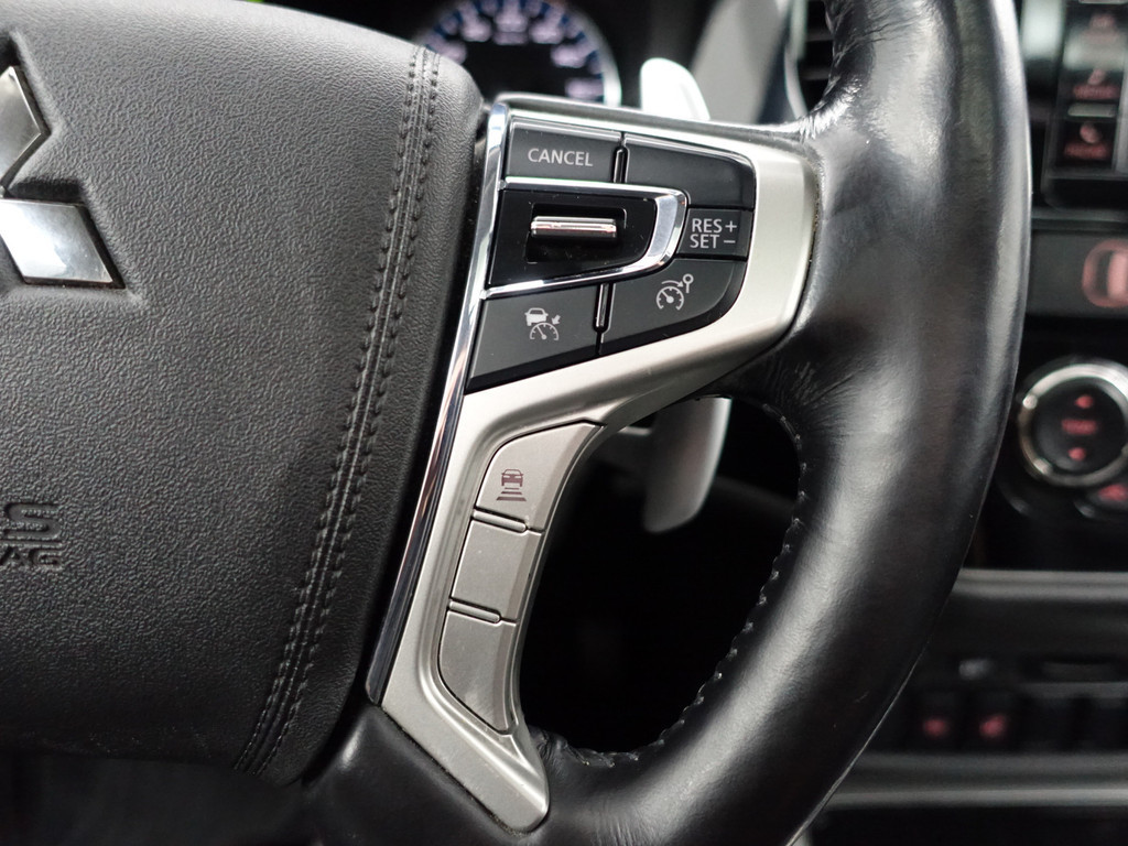 
Mitsubishi Outlander 2.0 PHEV instyle+ Aut- Schuifdak, 360 Camera, Xenon Led, Stuur/Stoelverwarming, Ada Cruise vol									