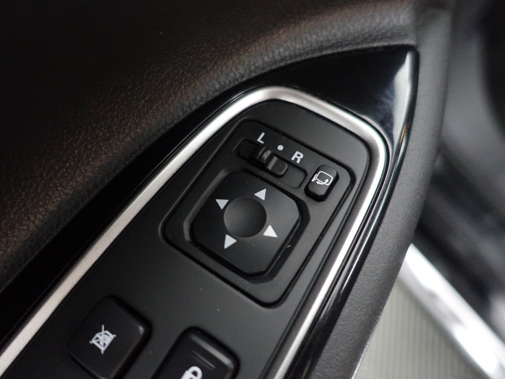 
Mitsubishi Outlander 2.0 PHEV instyle+ Aut- Schuifdak, 360 Camera, Xenon Led, Stuur/Stoelverwarming, Ada Cruise vol									