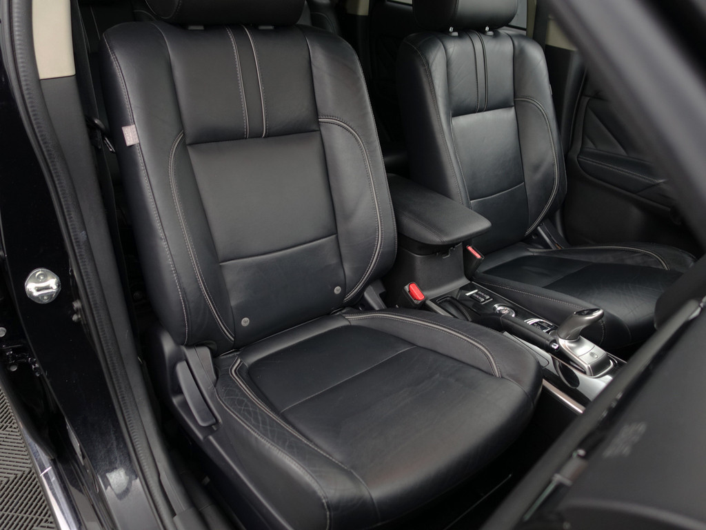 
Mitsubishi Outlander 2.0 PHEV instyle+ Aut- Schuifdak, 360 Camera, Xenon Led, Stuur/Stoelverwarming, Ada Cruise vol									