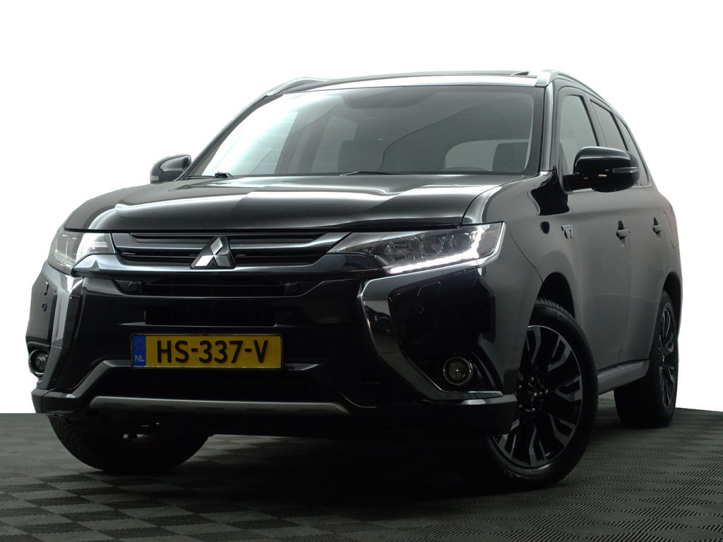 
Mitsubishi Outlander 2.0 PHEV instyle+ Aut- Schuifdak, 360 Camera, Xenon Led, Stuur/Stoelverwarming, Ada Cruise vol									