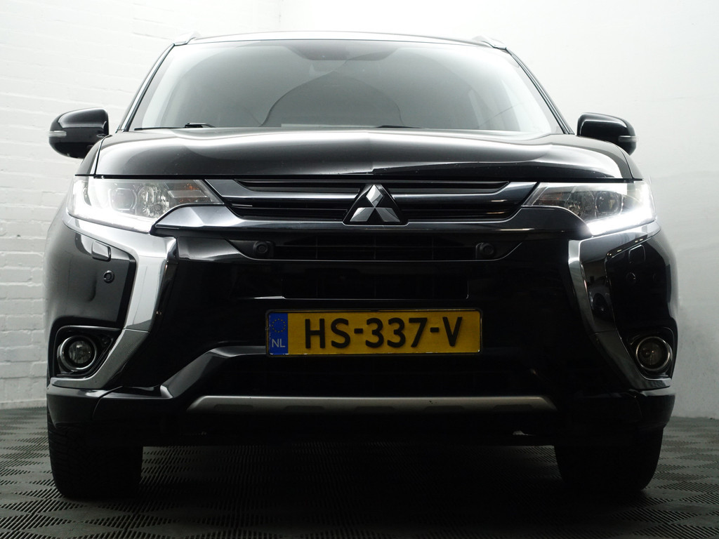 
Mitsubishi Outlander 2.0 PHEV instyle+ Aut- Schuifdak, 360 Camera, Xenon Led, Stuur/Stoelverwarming, Ada Cruise vol									