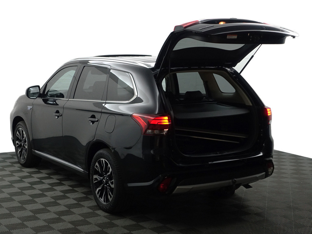 
Mitsubishi Outlander 2.0 PHEV instyle+ Aut- Schuifdak, 360 Camera, Xenon Led, Stuur/Stoelverwarming, Ada Cruise vol									