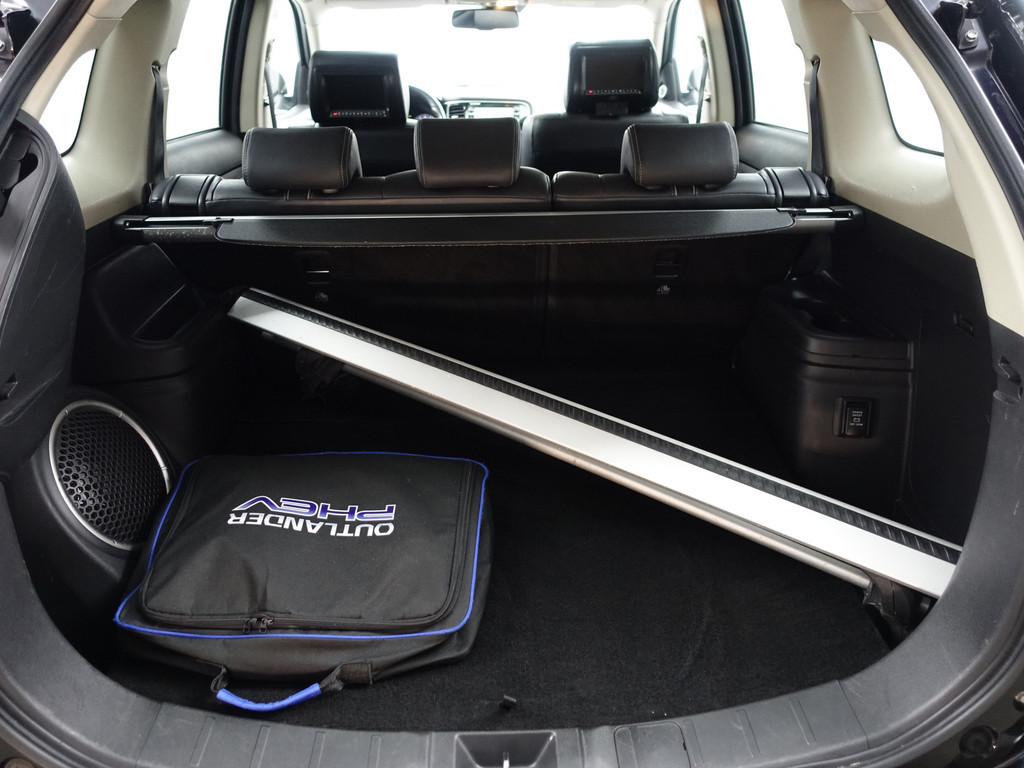 
Mitsubishi Outlander 2.0 PHEV instyle+ Aut- Schuifdak, 360 Camera, Xenon Led, Stuur/Stoelverwarming, Ada Cruise vol									