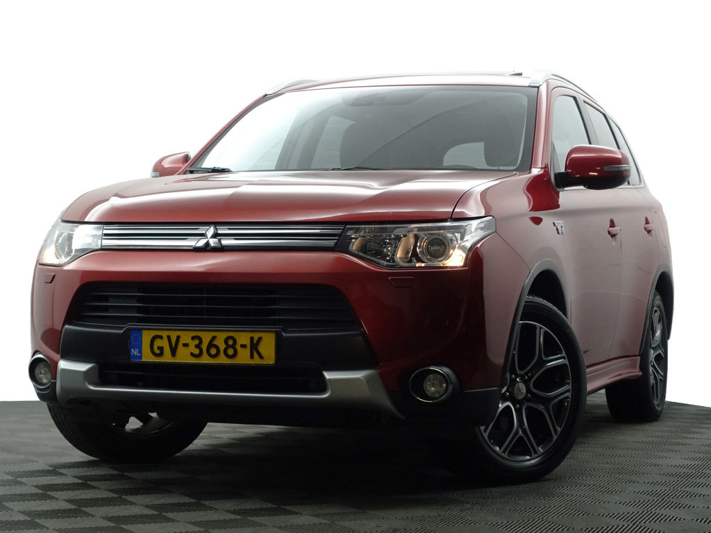 
								Mitsubishi Outlander 2.0 PHEV X-Line Sport Aut- Schuifdak, Stoelverwarming, Camera, Park Assist, Trekhaak, Lane Assist vol									