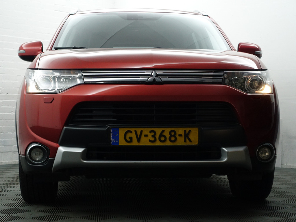 
								Mitsubishi Outlander 2.0 PHEV X-Line Sport Aut- Schuifdak, Stoelverwarming, Camera, Park Assist, Trekhaak, Lane Assist vol									