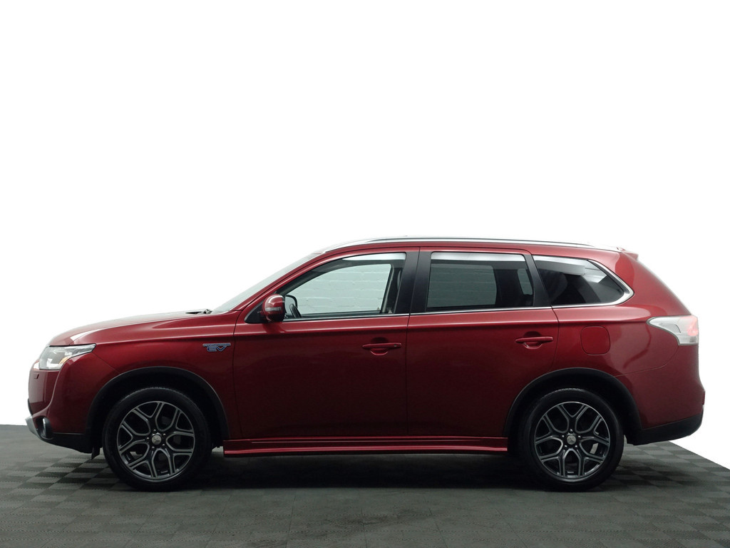 
								Mitsubishi Outlander 2.0 PHEV X-Line Sport Aut- Schuifdak, Stoelverwarming, Camera, Park Assist, Trekhaak, Lane Assist vol									