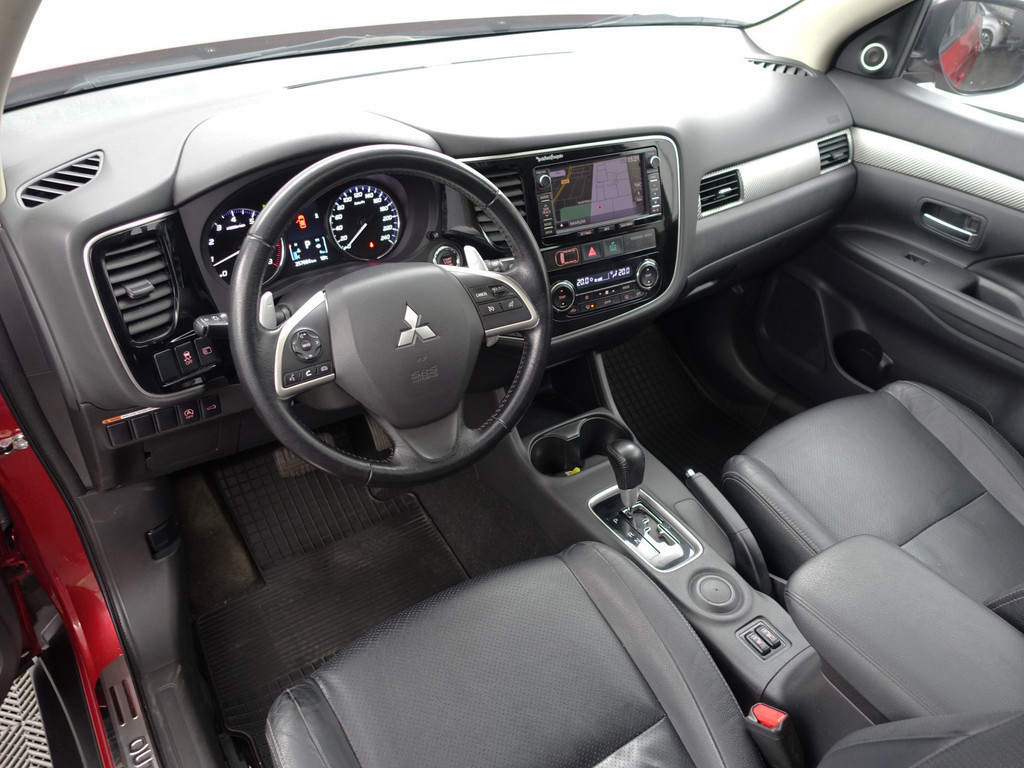 
								Mitsubishi Outlander 2.0 Instyle+ Aut- 7 Pers, Schuifdak, Camera, Stoelverwarming, Trekhaak, Leder Interieur vol									