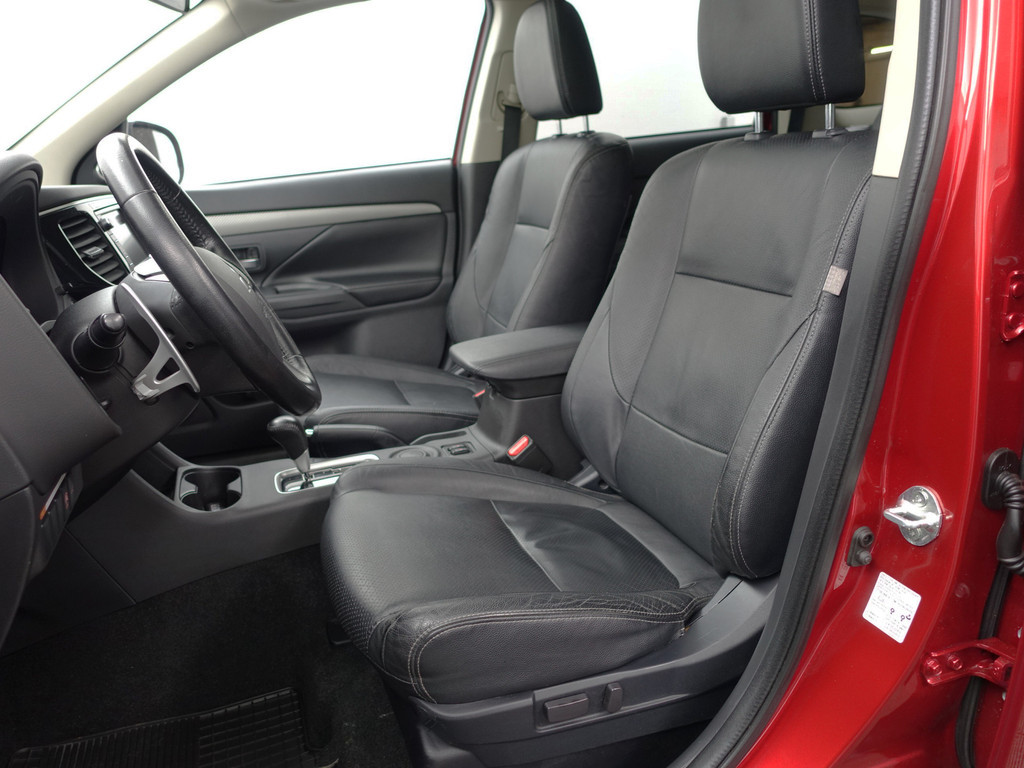 
								Mitsubishi Outlander 2.0 Instyle+ Aut- 7 Pers, Schuifdak, Camera, Stoelverwarming, Trekhaak, Leder Interieur vol									