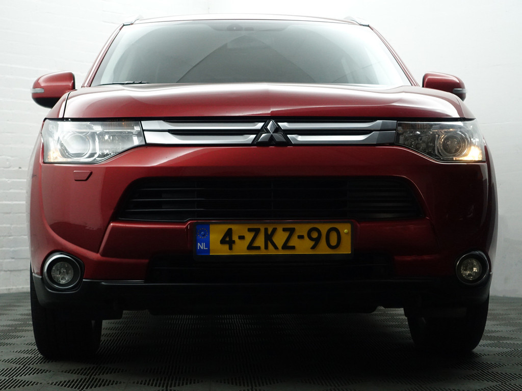 
								Mitsubishi Outlander 2.0 Instyle+ Aut- 7 Pers, Schuifdak, Camera, Stoelverwarming, Trekhaak, Leder Interieur vol									