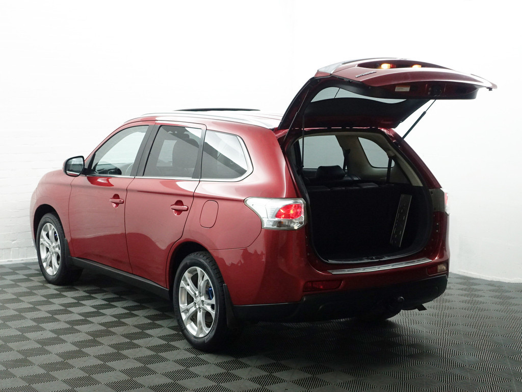 
								Mitsubishi Outlander 2.0 Instyle+ Aut- 7 Pers, Schuifdak, Camera, Stoelverwarming, Trekhaak, Leder Interieur vol									