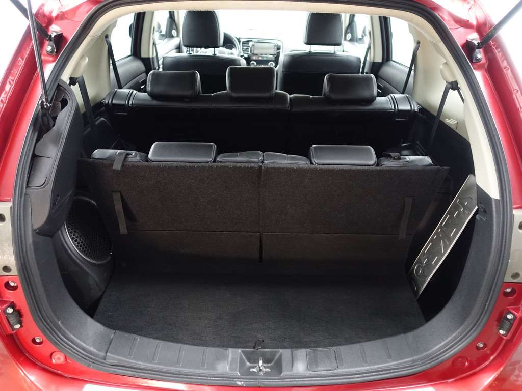 
								Mitsubishi Outlander 2.0 Instyle+ Aut- 7 Pers, Schuifdak, Camera, Stoelverwarming, Trekhaak, Leder Interieur vol									