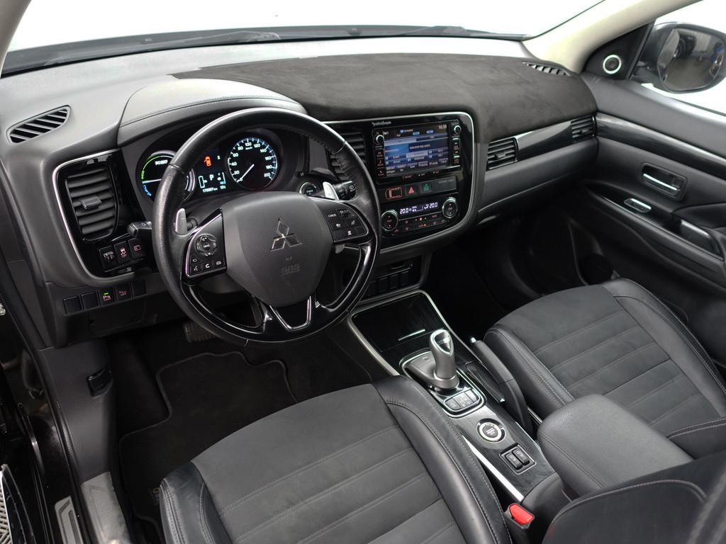 
								Mitsubishi Outlander 2.0 PHEV Instyle Aut- Xenon Led, Camera, Stoelverwarming, Sport Interieur, Clima, Ada Cruise vol									
