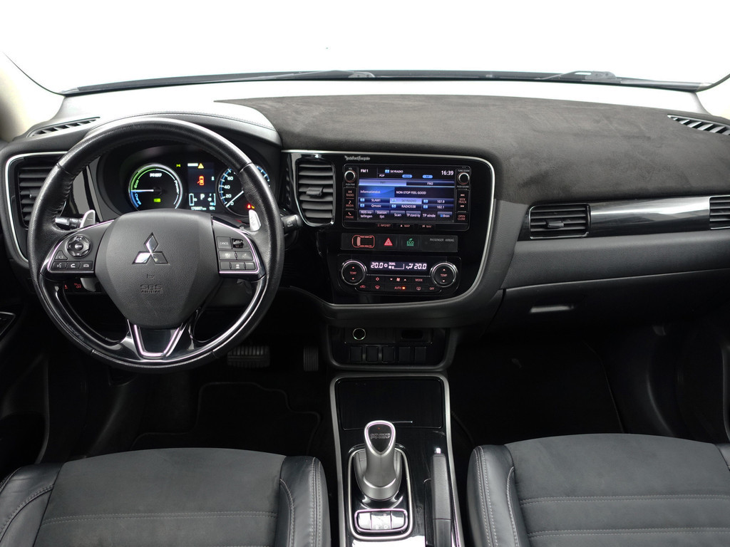 
								Mitsubishi Outlander 2.0 PHEV Instyle Aut- Xenon Led, Camera, Stoelverwarming, Sport Interieur, Clima, Ada Cruise vol									