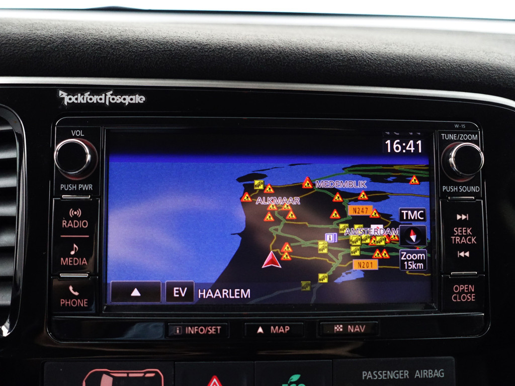 
								Mitsubishi Outlander 2.0 PHEV Instyle Aut- Xenon Led, Camera, Stoelverwarming, Sport Interieur, Clima, Ada Cruise vol									