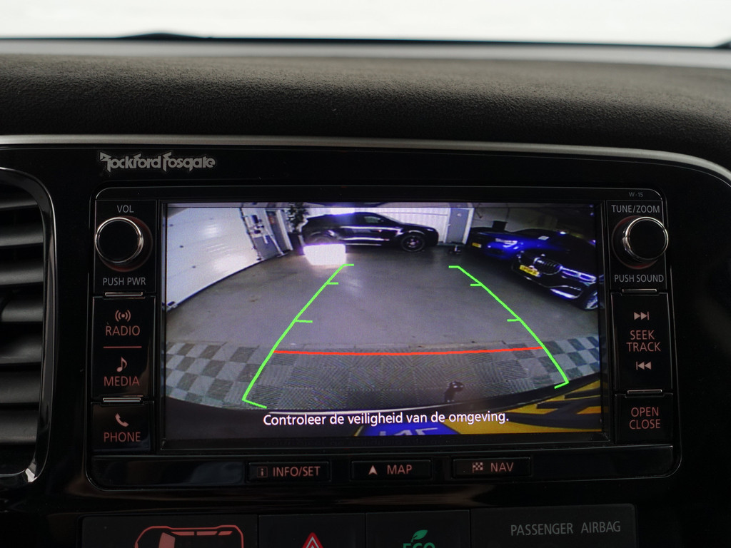 
								Mitsubishi Outlander 2.0 PHEV Instyle Aut- Xenon Led, Camera, Stoelverwarming, Sport Interieur, Clima, Ada Cruise vol									