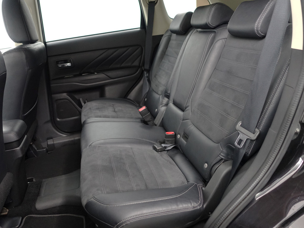 
								Mitsubishi Outlander 2.0 PHEV Instyle Aut- Xenon Led, Camera, Stoelverwarming, Sport Interieur, Clima, Ada Cruise vol									