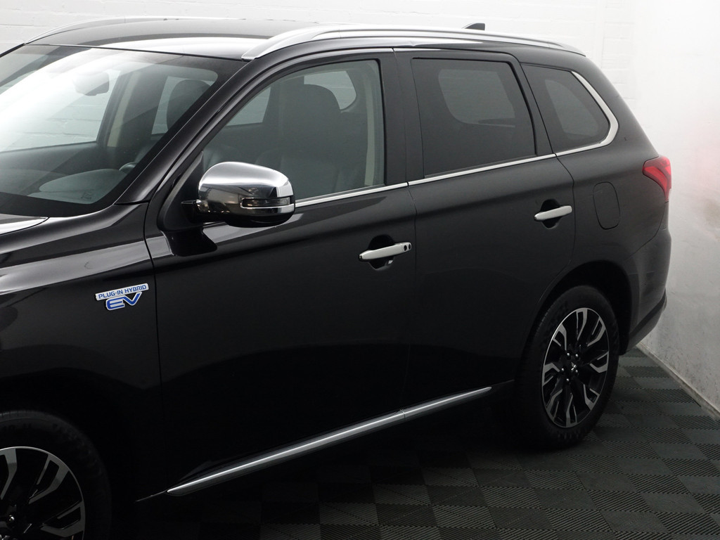 
								Mitsubishi Outlander 2.0 PHEV Instyle Aut- Xenon Led, Camera, Stoelverwarming, Sport Interieur, Clima, Ada Cruise vol									