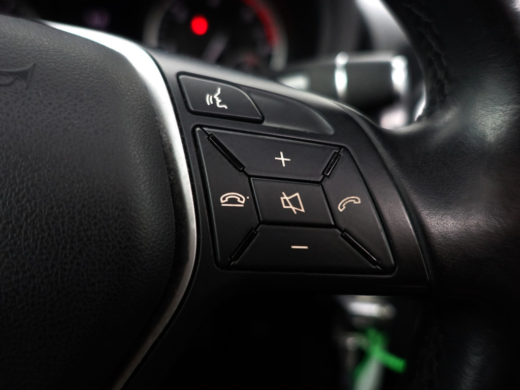 
Mercedes-Benz B-Klasse 180 CDI Avantgarde Edition Aut- Panodak, Xenon Led, Park Assist, Navi, Dynamic Select, Cruise vol									