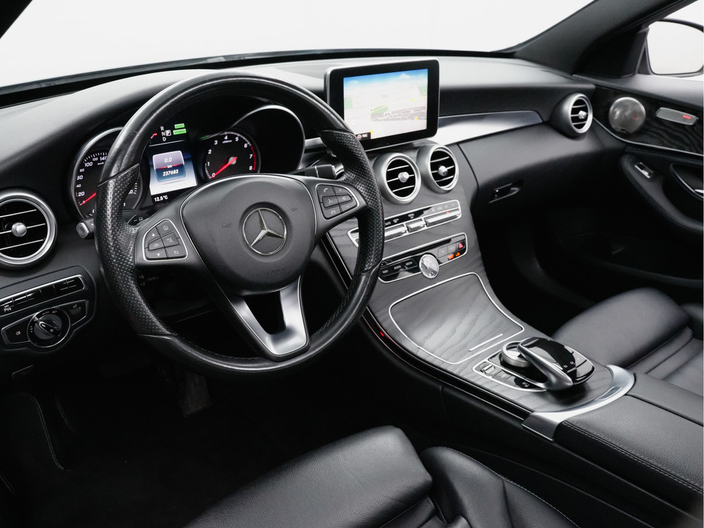 
								Mercedes-Benz C-Klasse 350 e AMG Prestige Aut- Panodak, Burmester, Sport Leder, Camera, Keyless vol									