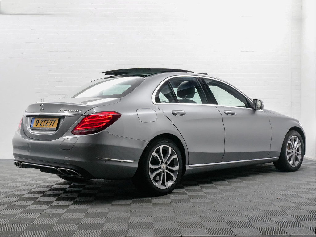
								Mercedes-Benz C-Klasse 350 e AMG Prestige Aut- Panodak, Burmester, Sport Leder, Camera, Keyless vol									