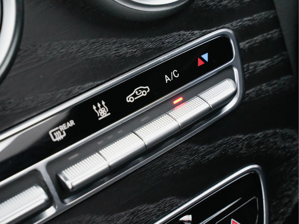 
								Mercedes-Benz C-Klasse 350 e AMG Prestige Aut- Panodak, Burmester, Sport Leder, Camera, Keyless vol									