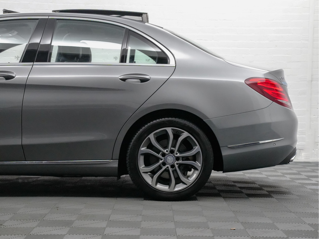 
								Mercedes-Benz C-Klasse 350 e AMG Prestige Aut- Panodak, Burmester, Sport Leder, Camera, Keyless vol									