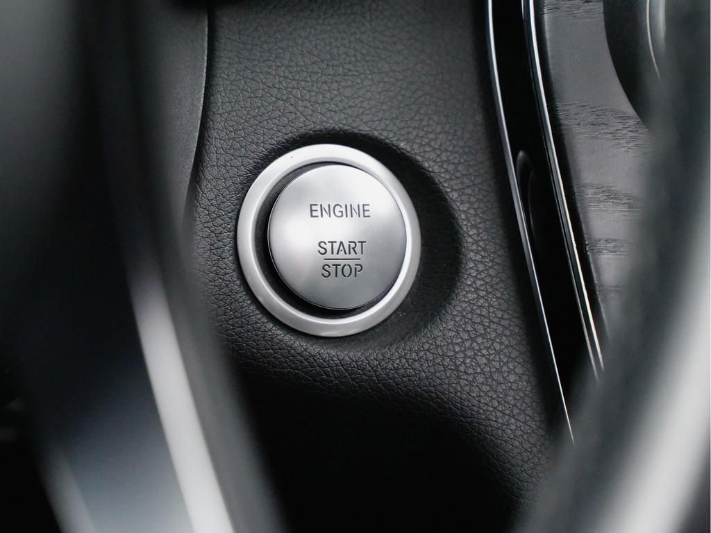 
								Mercedes-Benz C-Klasse 350 e AMG Prestige Aut- Panodak, Burmester, Sport Leder, Camera, Keyless vol									