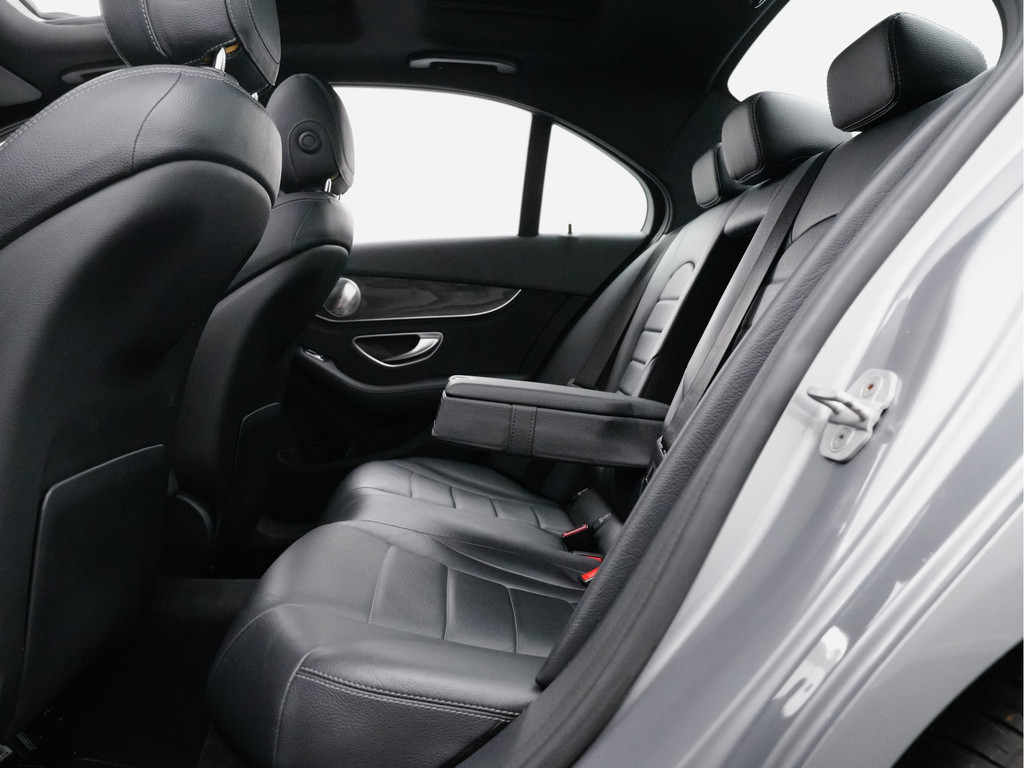 
								Mercedes-Benz C-Klasse 350 e AMG Prestige Aut- Panodak, Burmester, Sport Leder, Camera, Keyless vol									
