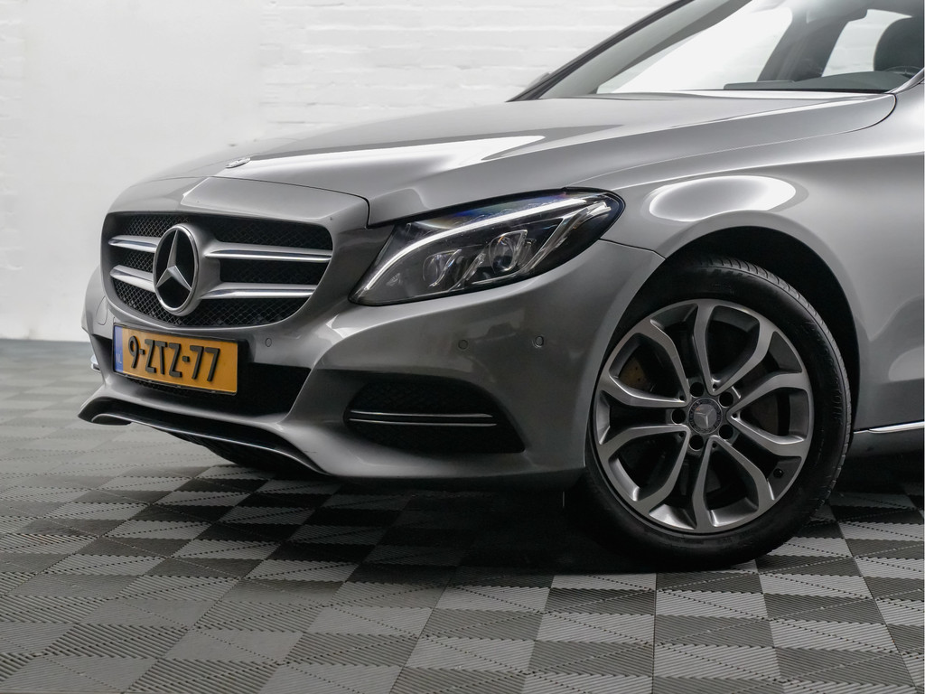 
								Mercedes-Benz C-Klasse 350 e AMG Prestige Aut- Panodak, Burmester, Sport Leder, Camera, Keyless vol									
