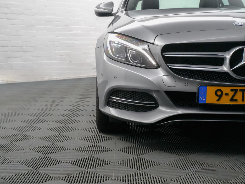 
								Mercedes-Benz C-Klasse 350 e AMG Prestige Aut- Panodak, Burmester, Sport Leder, Camera, Keyless vol									