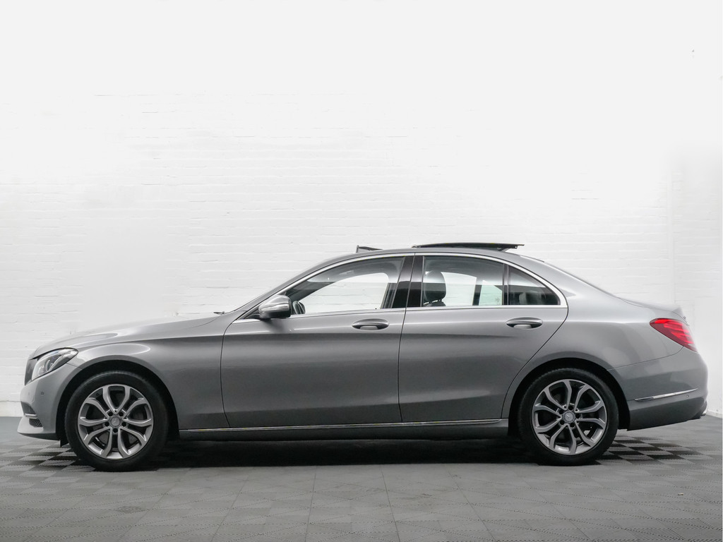 
								Mercedes-Benz C-Klasse 350 e AMG Prestige Aut- Panodak, Burmester, Sport Leder, Camera, Keyless vol									