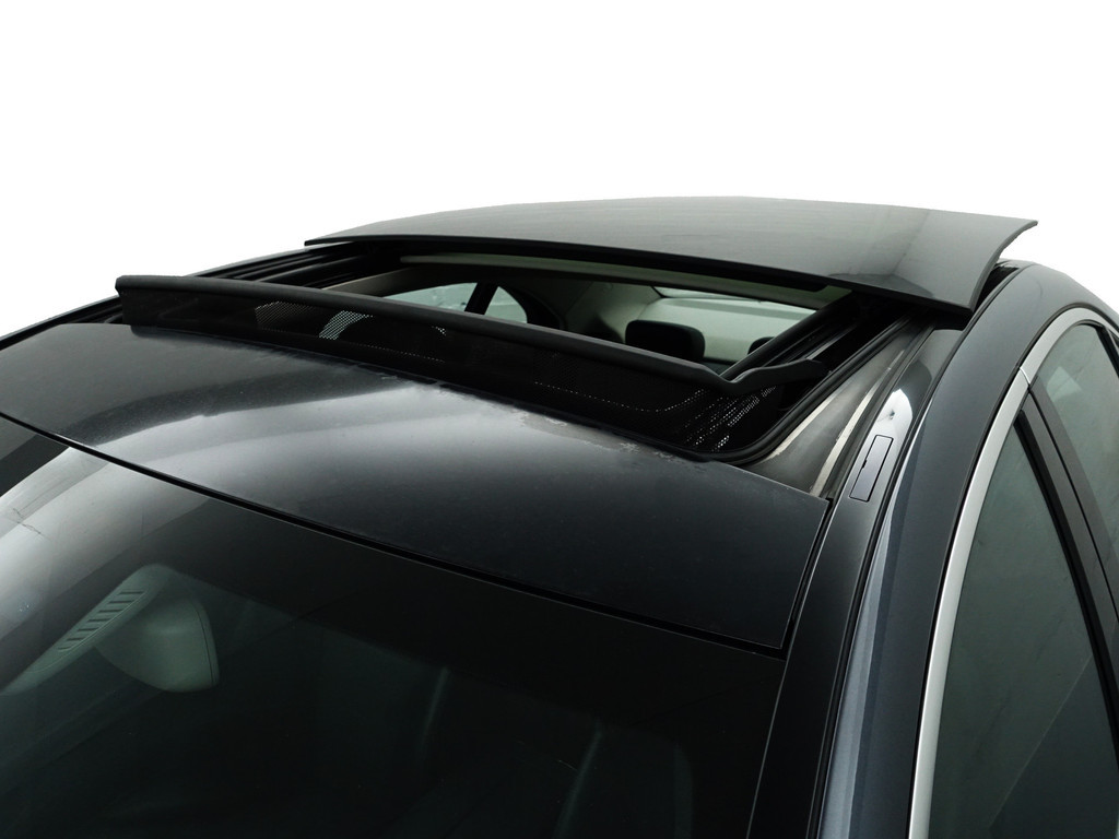 
								Mercedes-Benz C-Klasse 350 e Prestige Edition Aut- Panoramadak, Xenon Led, Park Assist, Camera, Keyless, Stoelverwarming, Sport Interieur vol									