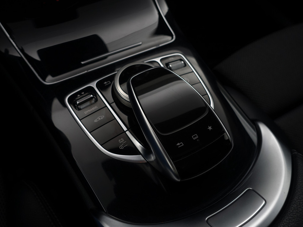 
								Mercedes-Benz C-Klasse 350 e Prestige Edition Aut- Panoramadak, Xenon Led, Park Assist, Camera, Keyless, Stoelverwarming, Sport Interieur vol									