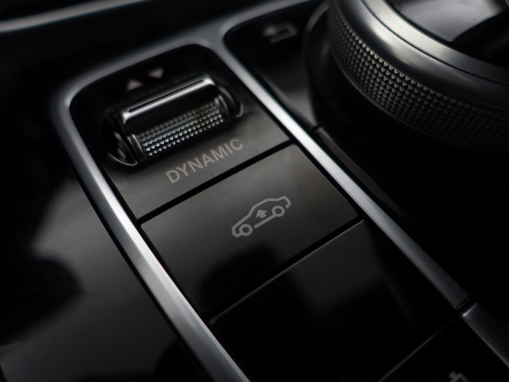 
								Mercedes-Benz C-Klasse 350 e Prestige Edition Aut- Panoramadak, Xenon Led, Park Assist, Camera, Keyless, Stoelverwarming, Sport Interieur vol									