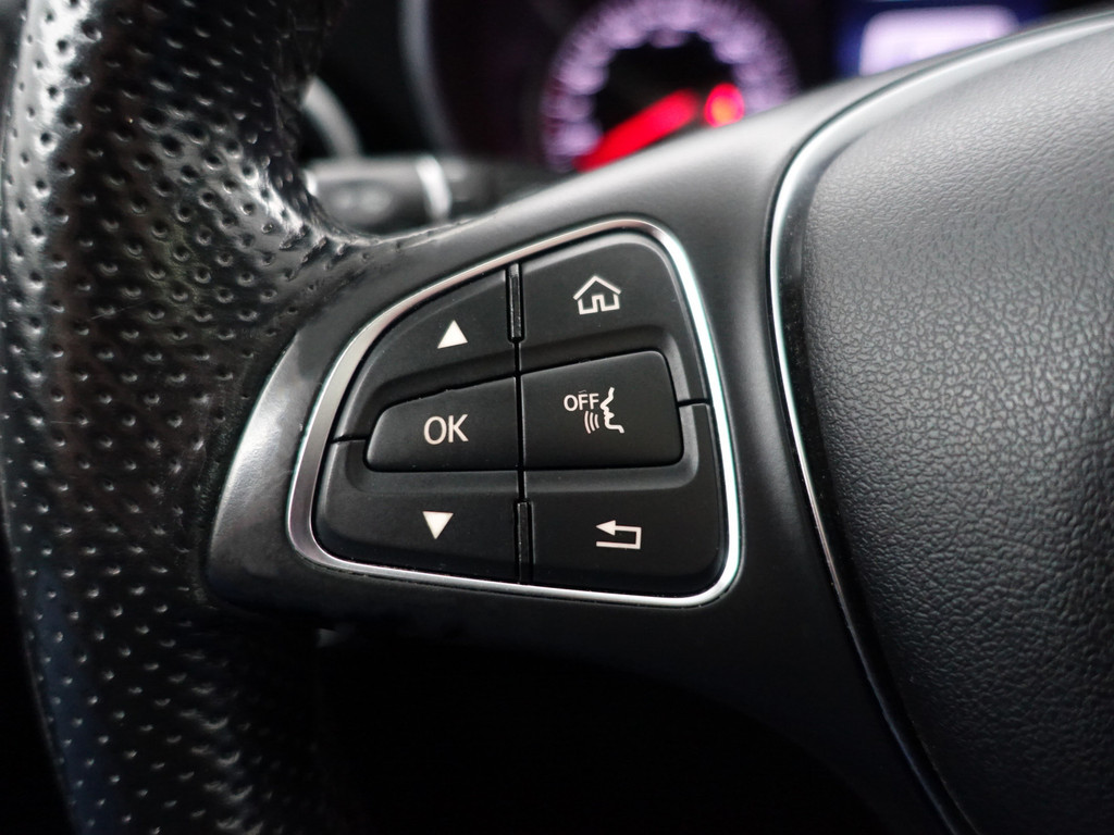 
								Mercedes-Benz C-Klasse 350 e Prestige Edition Aut- Panoramadak, Xenon Led, Park Assist, Camera, Keyless, Stoelverwarming, Sport Interieur vol									