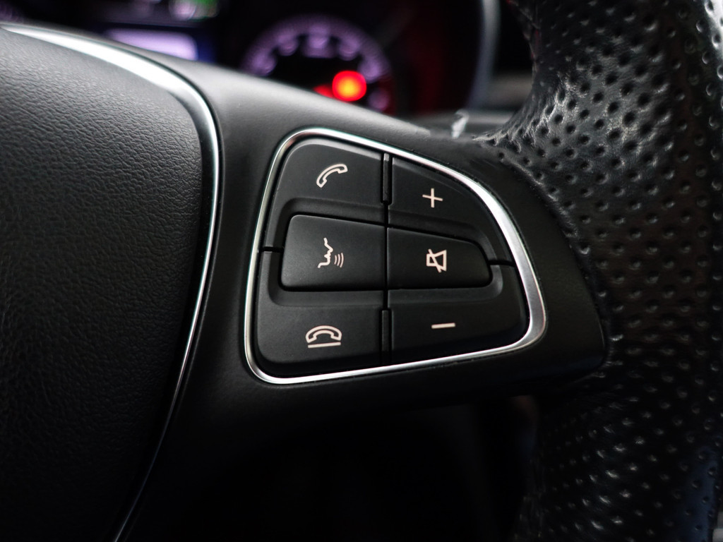 
								Mercedes-Benz C-Klasse 350 e Prestige Edition Aut- Panoramadak, Xenon Led, Park Assist, Camera, Keyless, Stoelverwarming, Sport Interieur vol									