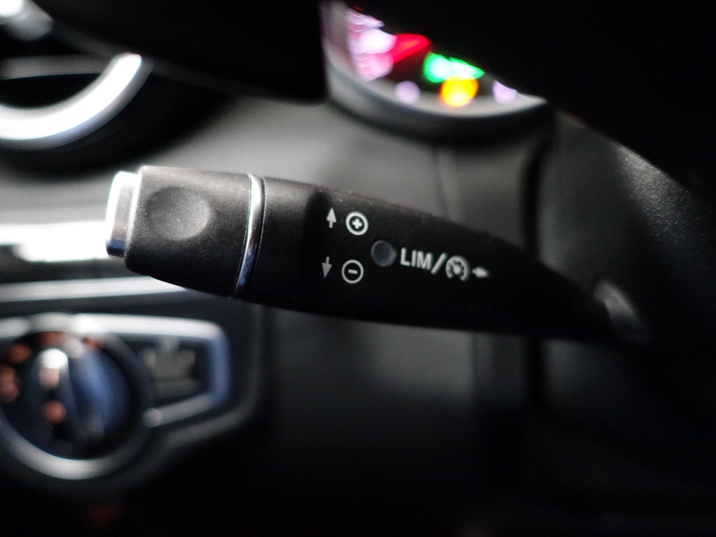 
								Mercedes-Benz C-Klasse 350 e Prestige Edition Aut- Panoramadak, Xenon Led, Park Assist, Camera, Keyless, Stoelverwarming, Sport Interieur vol									