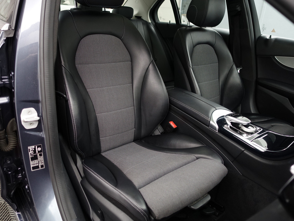 
								Mercedes-Benz C-Klasse 350 e Prestige Edition Aut- Panoramadak, Xenon Led, Park Assist, Camera, Keyless, Stoelverwarming, Sport Interieur vol									