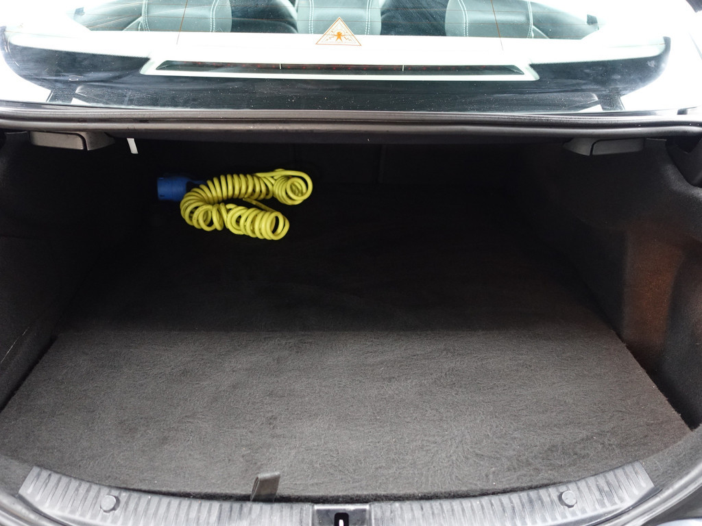 
								Mercedes-Benz C-Klasse 350 e Prestige Edition Aut- Panoramadak, Xenon Led, Park Assist, Camera, Keyless, Stoelverwarming, Sport Interieur vol									