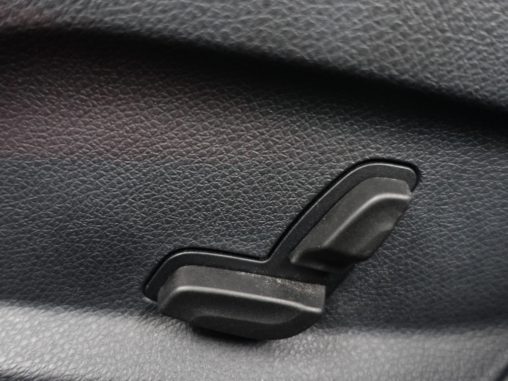 
Mercedes-Benz C-Klasse 180 AMG Prestige Aut- Virtual Cockpit, 360 Camera, Sfeerverlichting, Keyless, Xenon Led, Stoelverwarming vol									