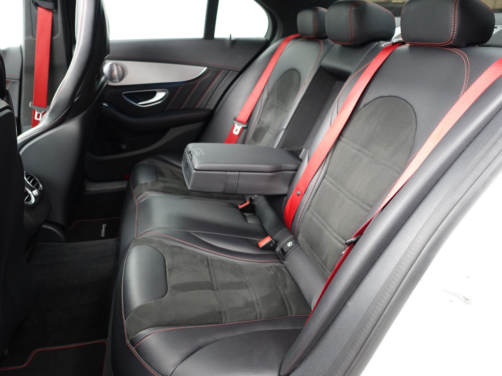 
								Mercedes-Benz C-Klasse 43 AMG 4MATIC Edition 1 Aut- Performance Interieur, Full Carbon, Panoramadak, Burmester, 360 Camera, Sfeerverlichting vol									
