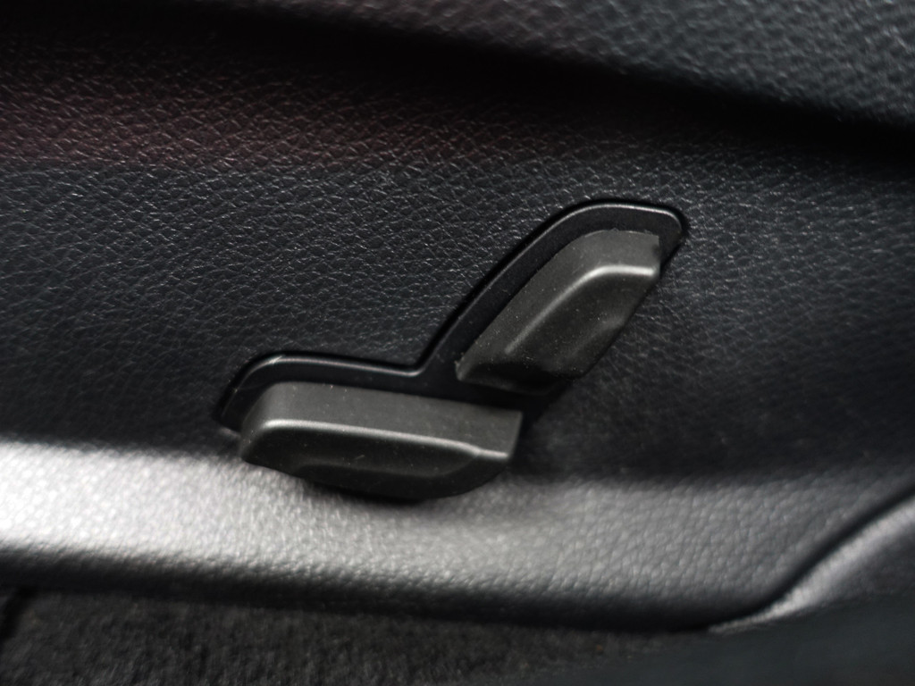 
Mercedes-Benz C-Klasse Estate 350 e AMG Premium Plus Aut- Comfort Interieur, Elek Trekhaak, Camera, Xenon Led, Sfeerverlichting, Standkachel vol									