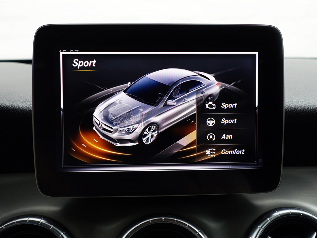 
								Mercedes-Benz CLA-Klasse AMG Night Edition Aut- Panoramadak, Xenon Led, Dynamic Select, Camera, Park Assist, Sport Leder Interieur vol									