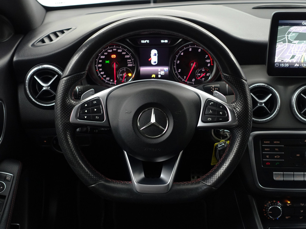 
								Mercedes-Benz CLA-Klasse AMG Night Edition Aut- Panoramadak, Xenon Led, Dynamic Select, Camera, Park Assist, Sport Leder Interieur vol									